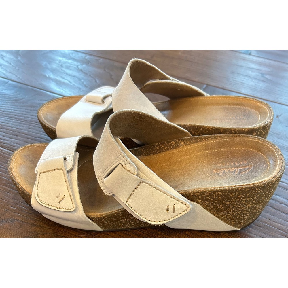 Clarks Artisan Womens 9.5 M White Leather Two Strap Cork Wedge Slide Sandals